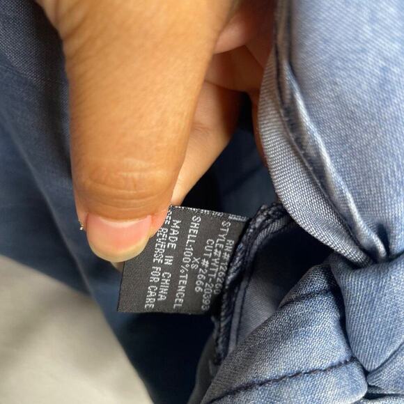 Violet Hearts Womens Top Size XS Blue Sleeveless Button Front Collared Casual - Picture 4 of 13